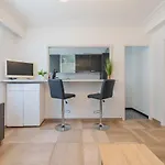 Cosy Soleia, 50m From Sea Side Apartman Menton