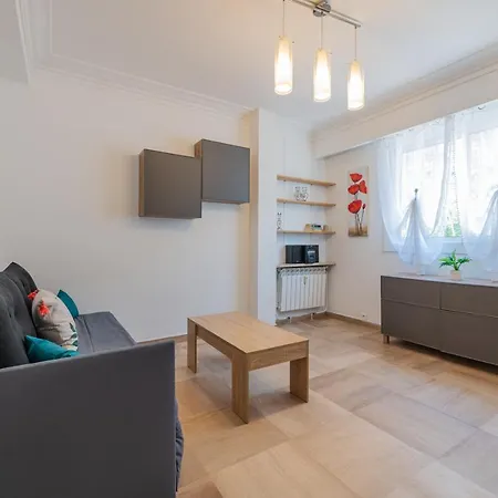 公寓 Cosy Soleia, 50m From Sea Side 芒通