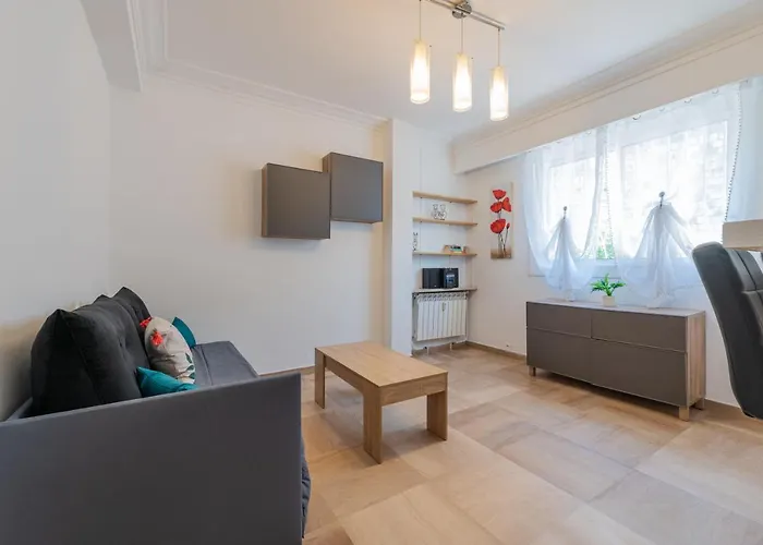 公寓 Cosy Soleia, 50m From Sea Side 芒通